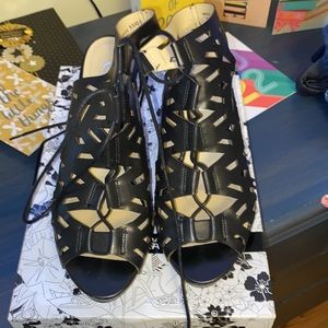 Dress shoes